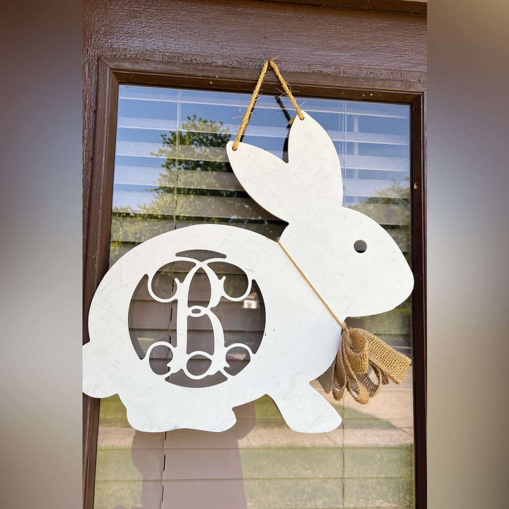 Wooden bunny door decor